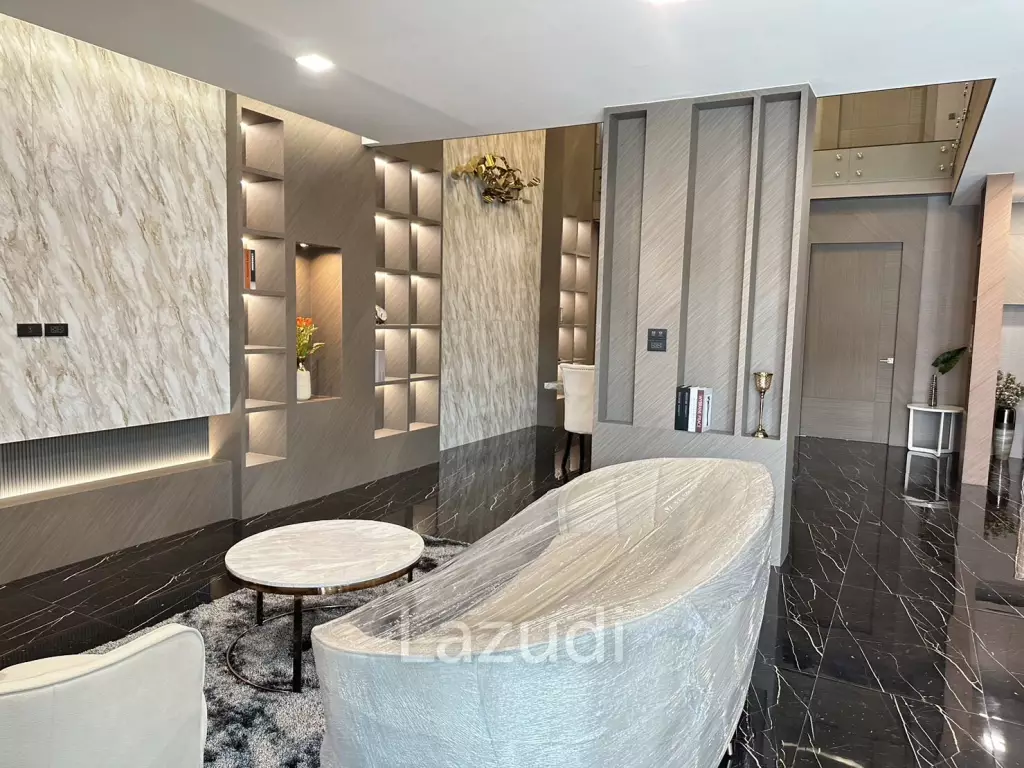 5 Bed 6 Bath 350 SQ.M Bang Lamung Villa