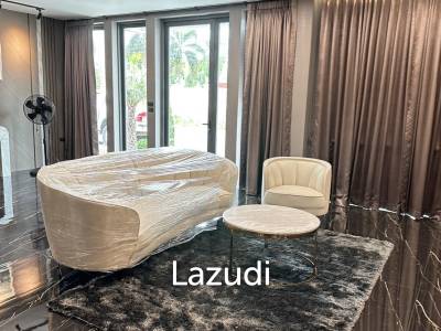 5 Bed 6 Bath 350 SQ.M Bang Lamung Villa