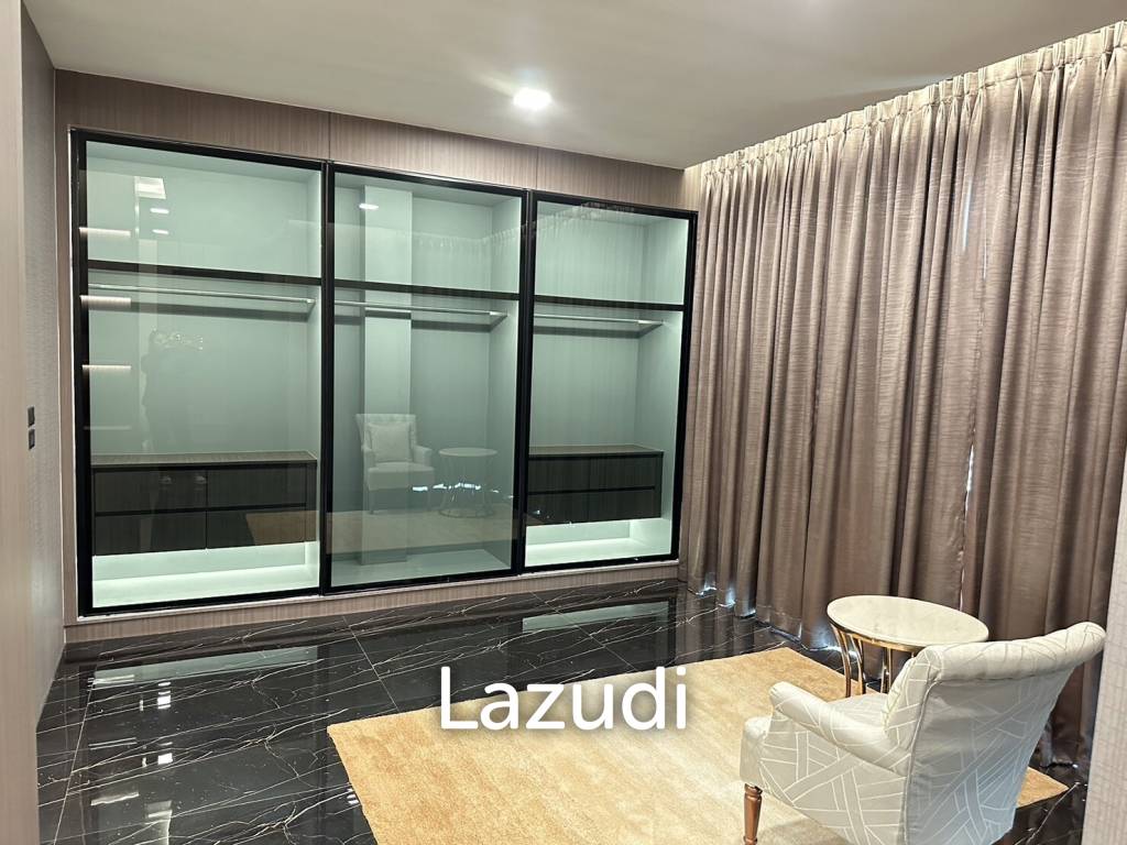 5 Bed 6 Bath 350 SQ.M Bang Lamung Villa