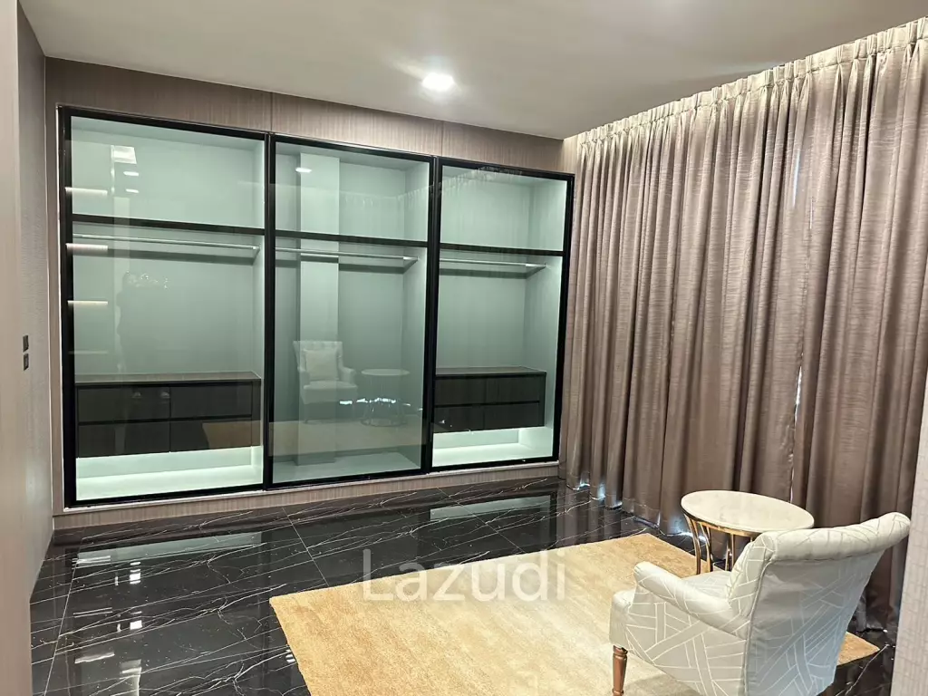 5 Bed 6 Bath 350 SQ.M Bang Lamung Villa