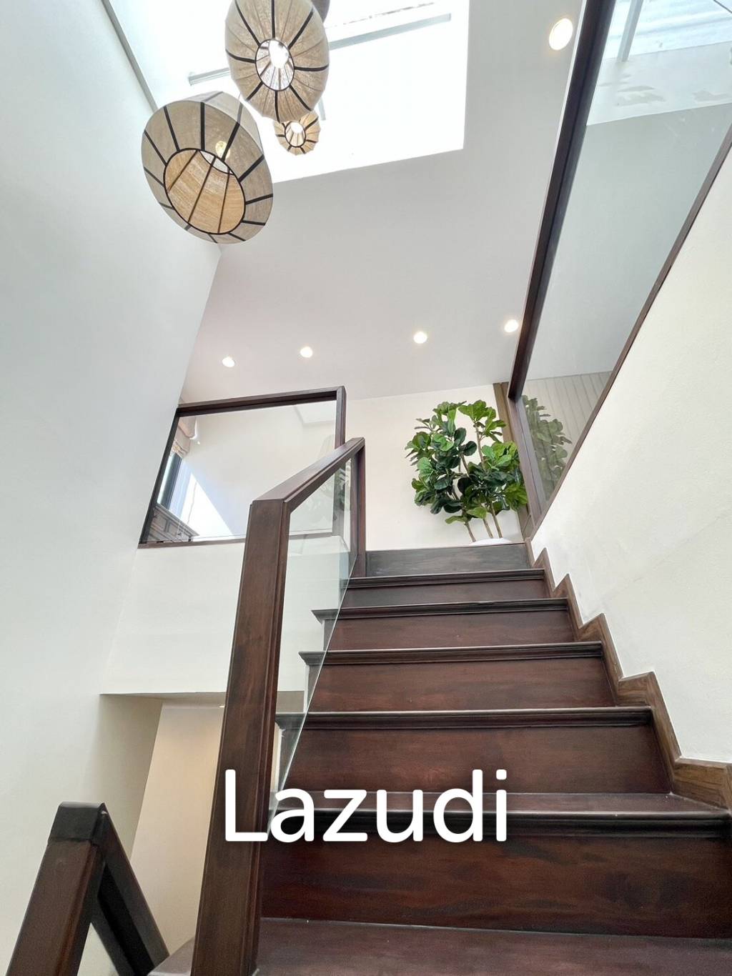 3 Bed  2 Bath 250 SQ.M Baan Silom Soi 11
