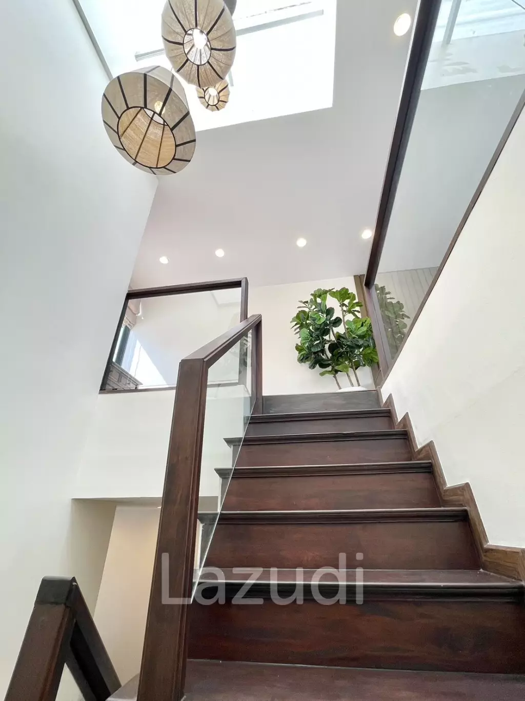 3 Bed  2 Bath 250 SQ.M Baan Silom Soi 11