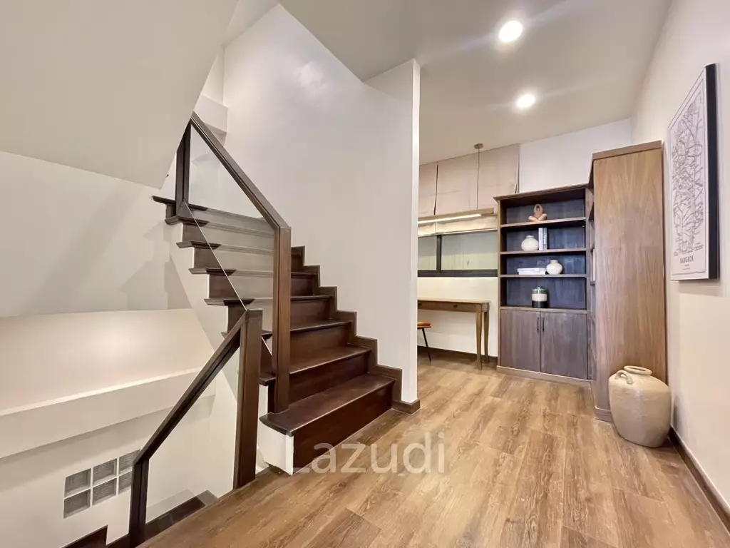 3 Bed  2 Bath 250 SQ.M Baan Silom Soi 11