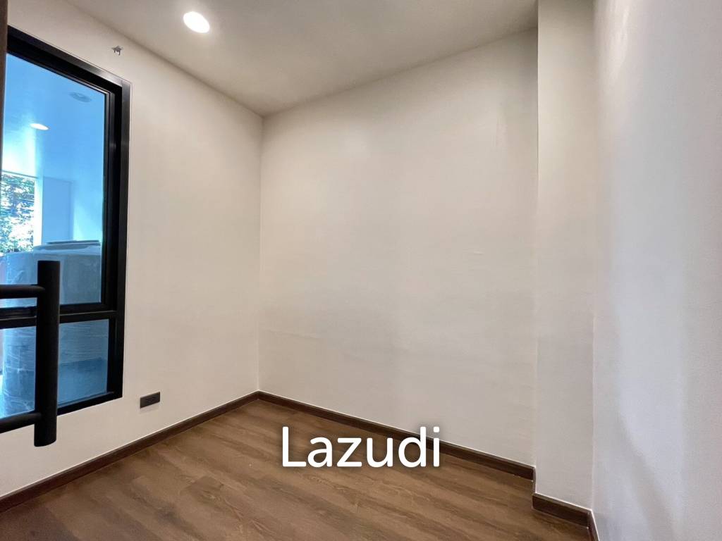 3 Bed  2 Bath 250 SQ.M Baan Silom Soi 11