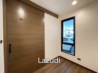3 Bed  2 Bath 250 SQ.M Baan Silom Soi 11