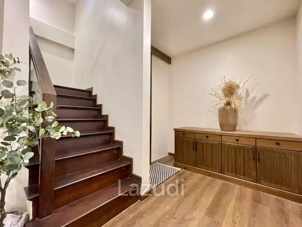 3 Bed  2 Bath 250 SQ.M Baan Silom Soi 11
