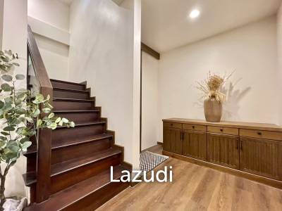 3 Bed  2 Bath 250 SQ.M Baan Silom Soi 11