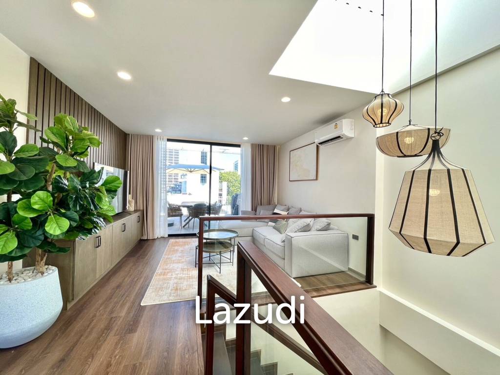 3 Bed  2 Bath 250 SQ.M Baan Silom Soi 11