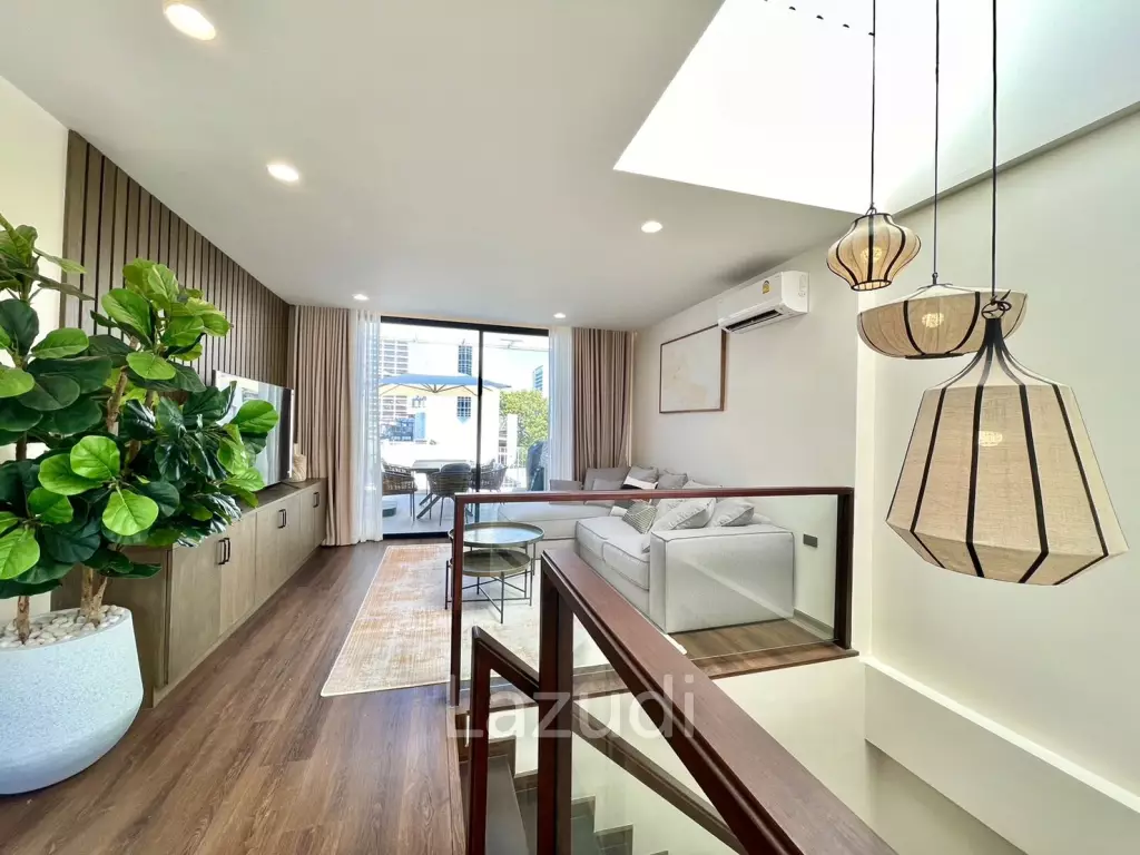 3 Bed  2 Bath 250 SQ.M Baan Silom Soi 11