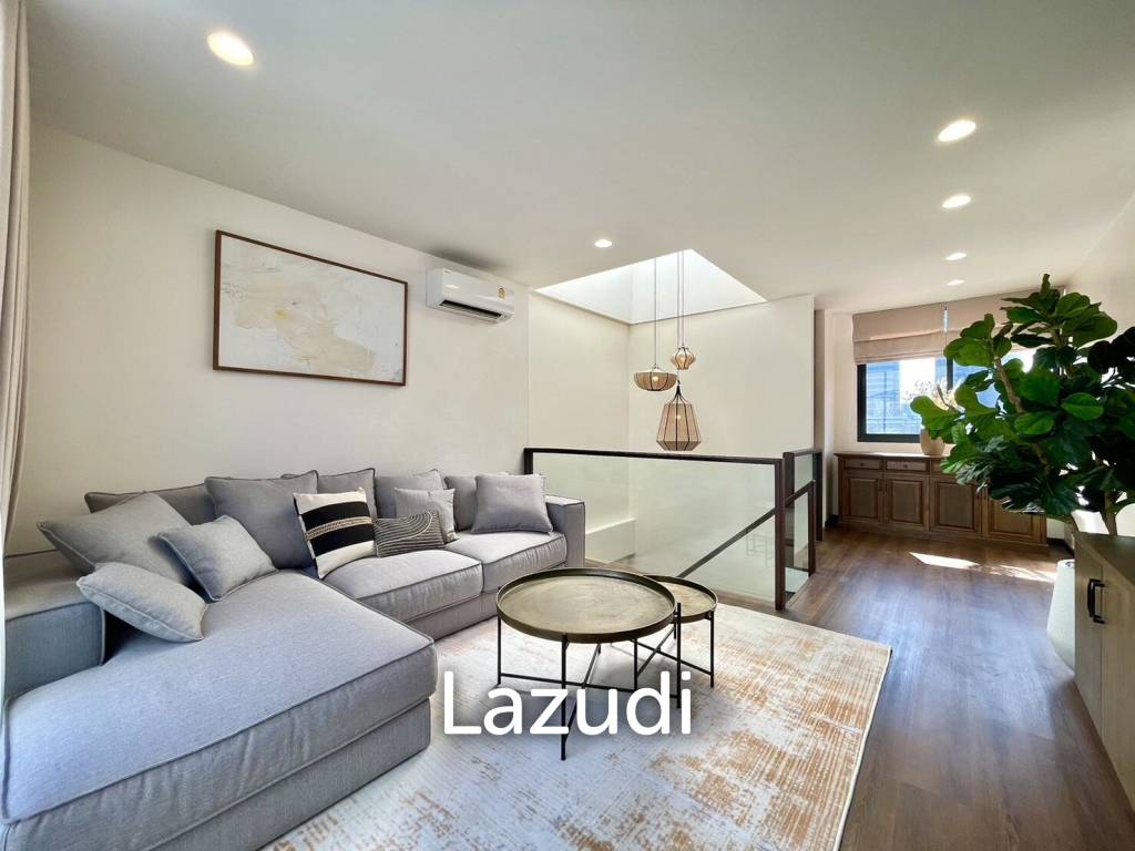 3 Bed  2 Bath 250 SQ.M Baan Silom Soi 11