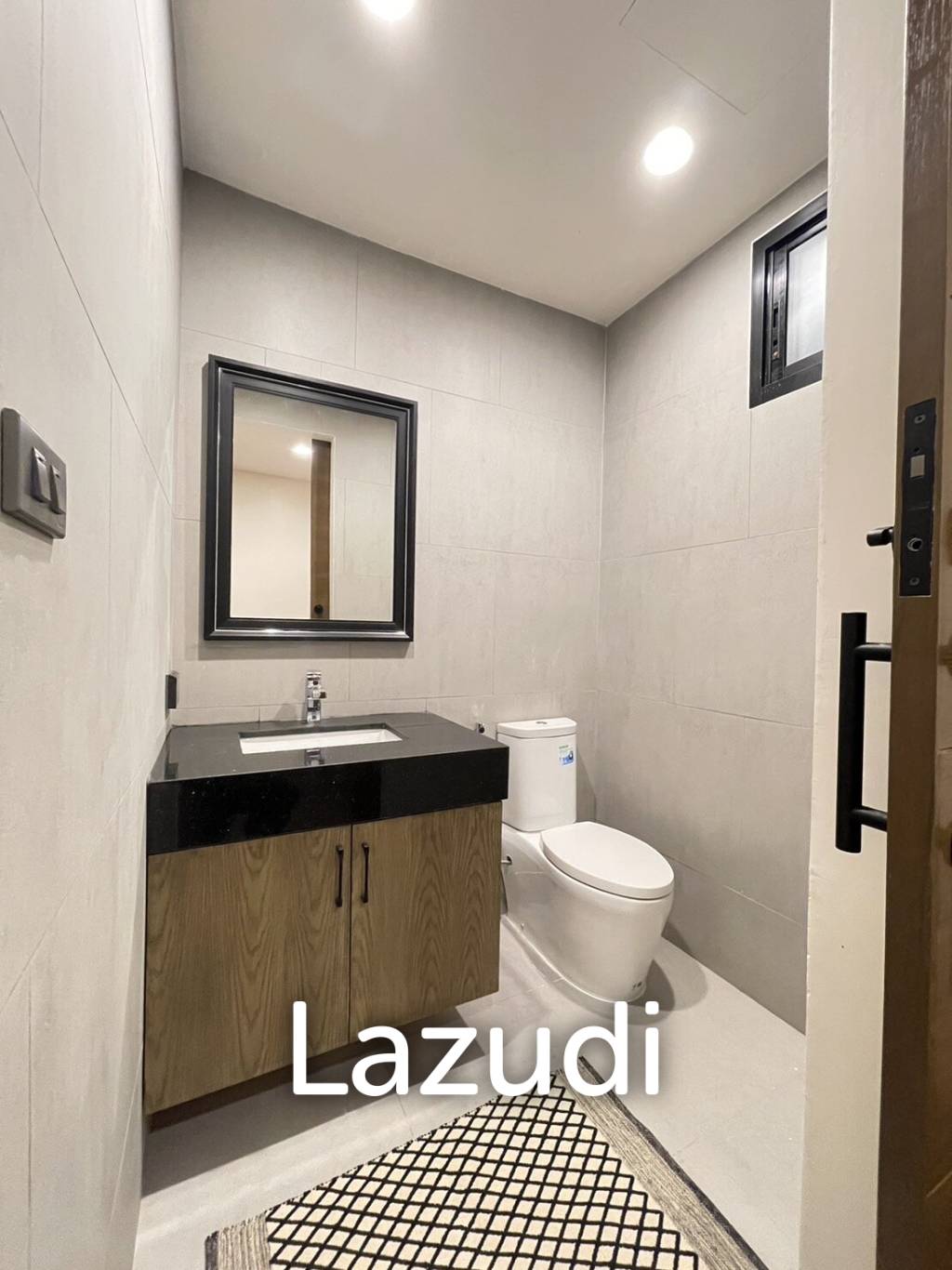 3 Bed  2 Bath 250 SQ.M Baan Silom Soi 11