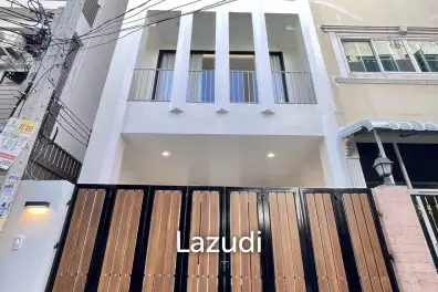 3 Bed  2 Bath 250 SQ.M Baan Silom Soi 11