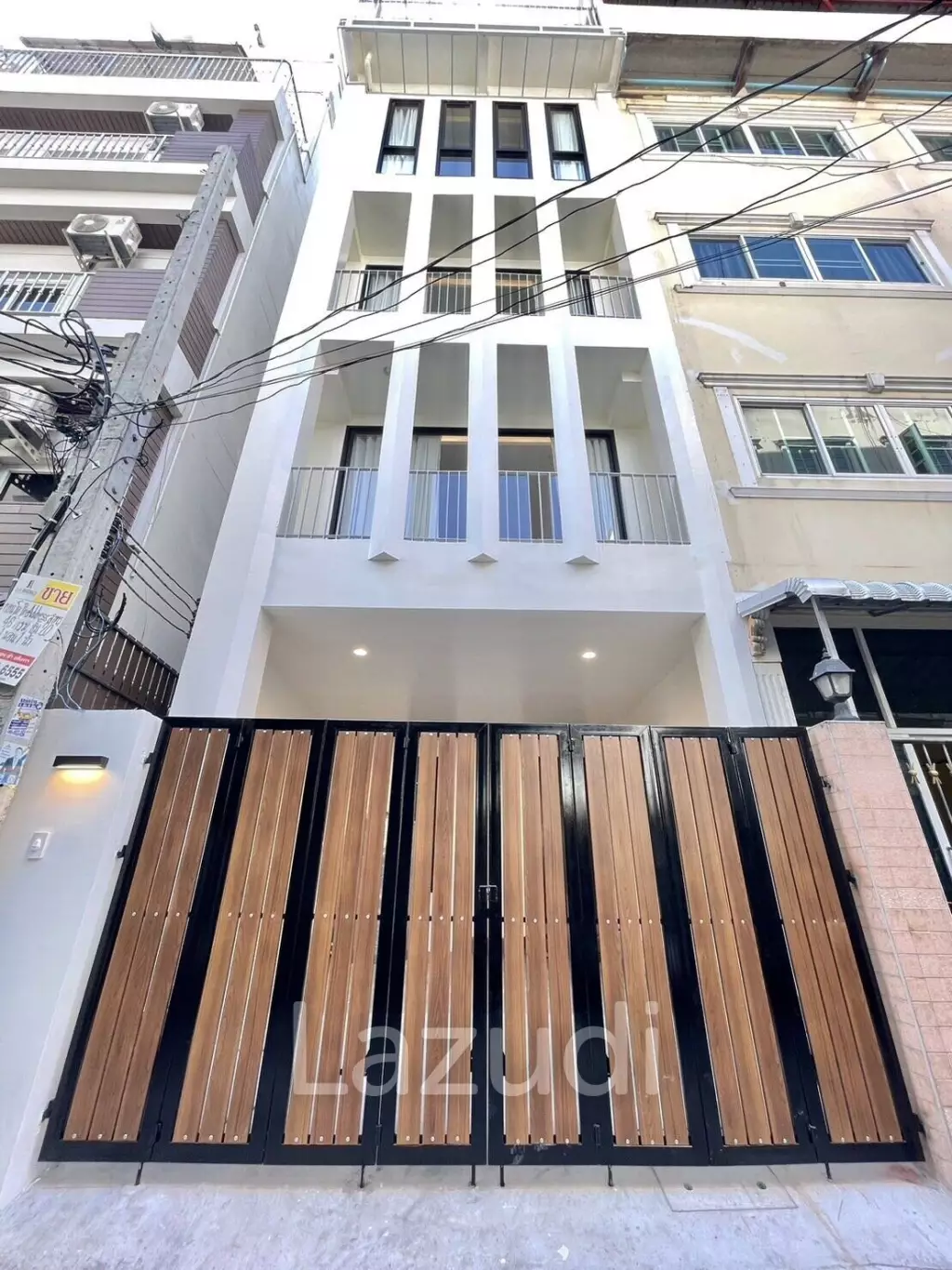 3 Bed  2 Bath 250 SQ.M Baan Silom Soi 11