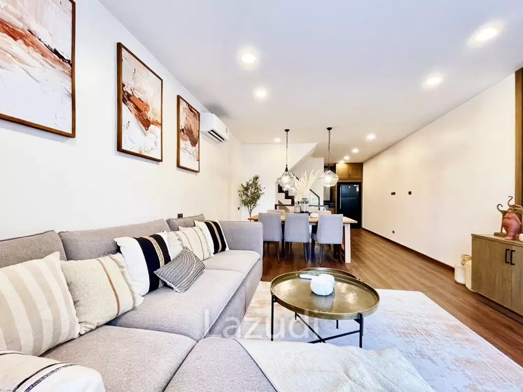 3 Bed  2 Bath 250 SQ.M Baan Silom Soi 11