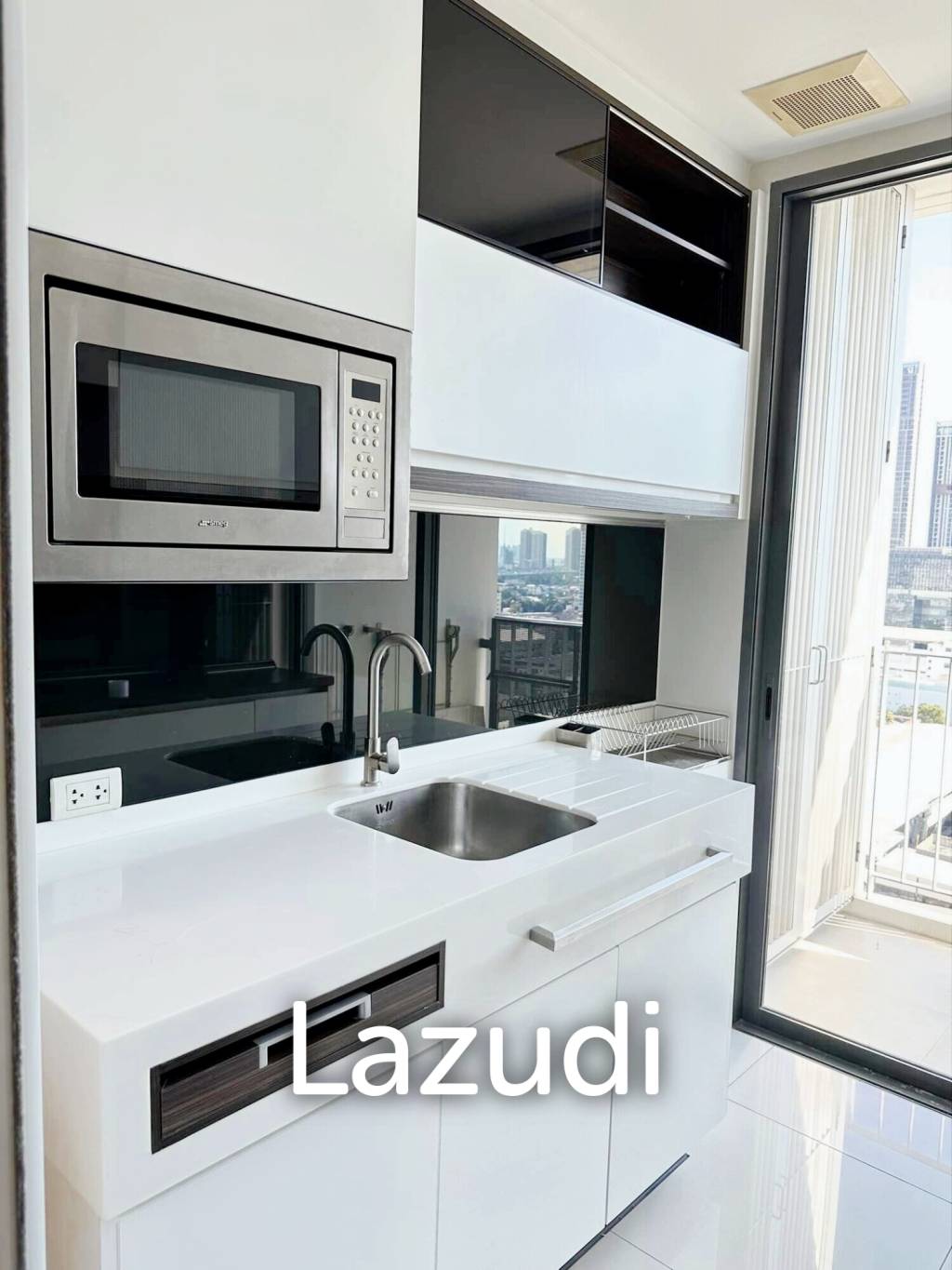 1 Bed 1 Bath 45 SQ.M The Room Sukhumvit 62