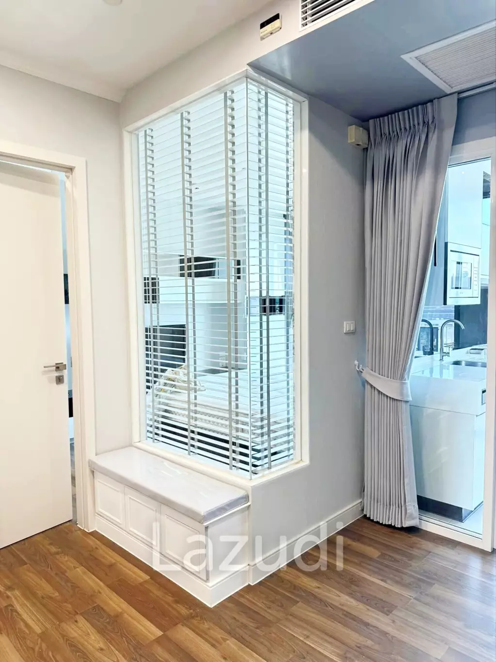1 Bed 1 Bath 45 SQ.M The Room Sukhumvit 62