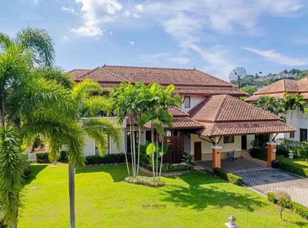 Luxury 5 Bedroom Pool Villa with Lake View in Layan, Phuket