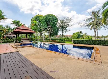 Luxury 5 Bedroom Pool Villa with Lake View in Layan, Phuket