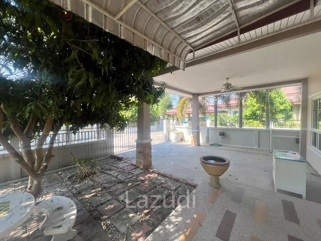 HOUSE ON SOI 112  : 3 bed fully furnished
