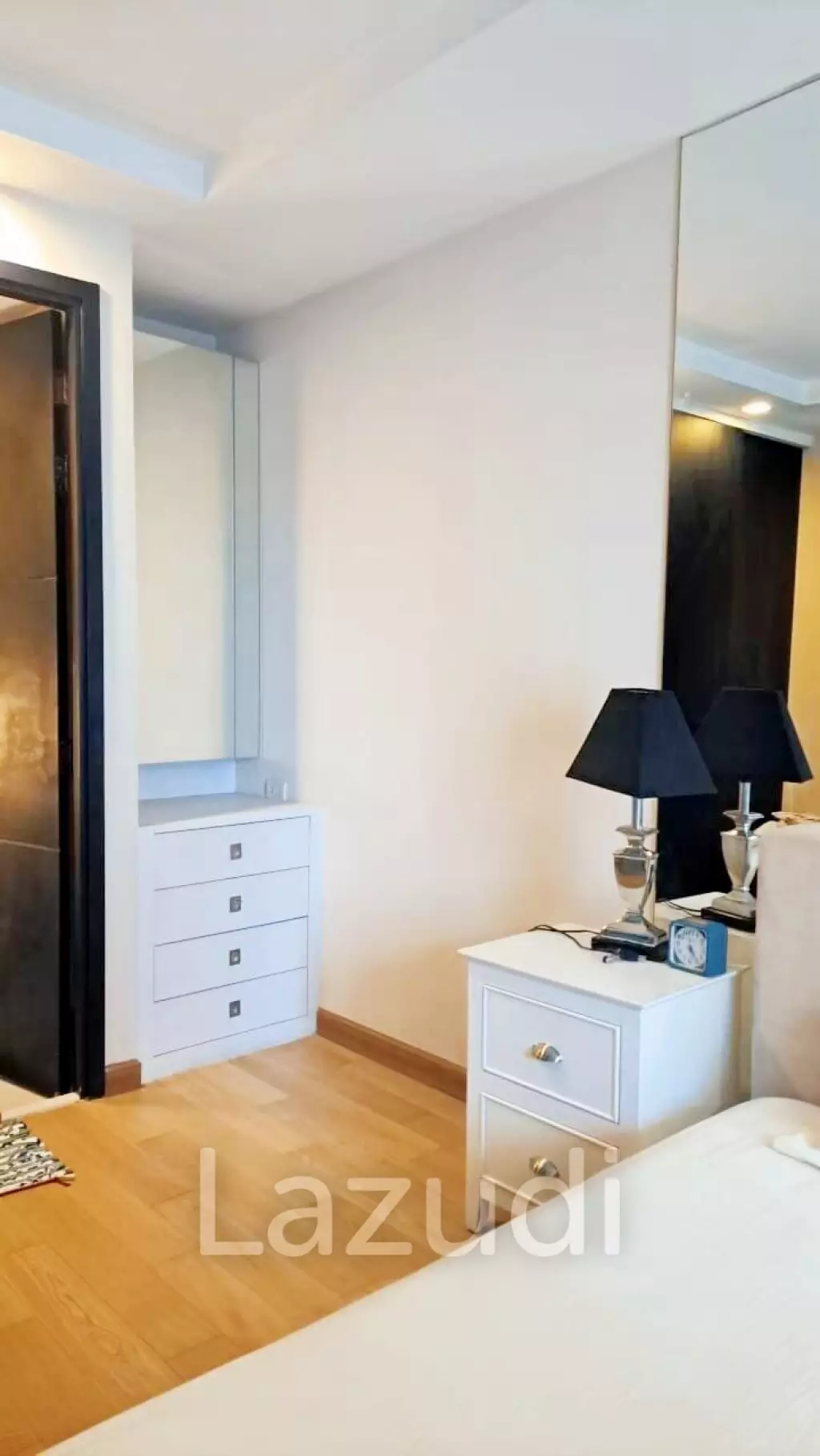 1 Bedroom 1 Bathroom 50 SQ.M O2 Hip