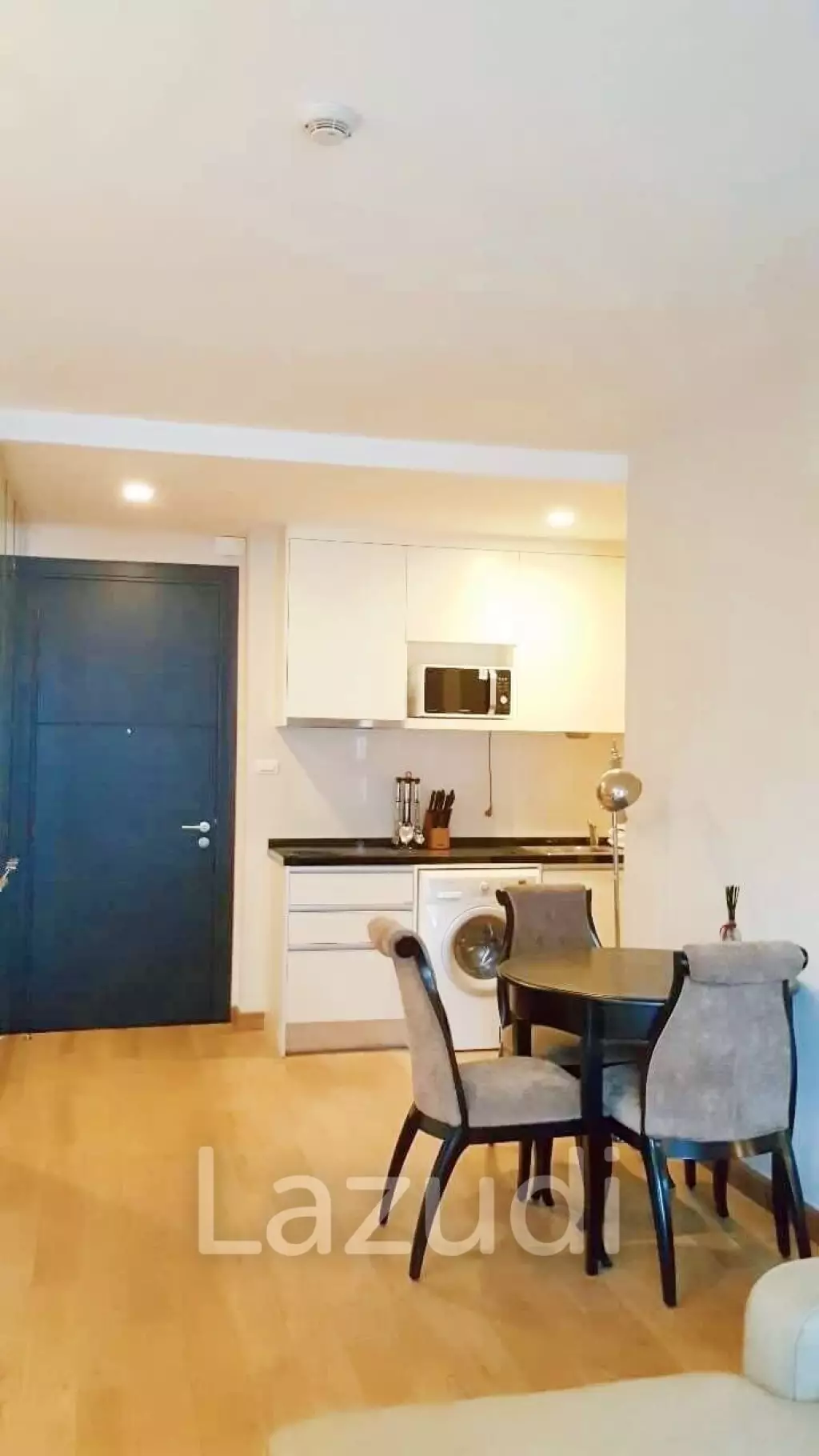 1 Bedroom 1 Bathroom 50 SQ.M O2 Hip