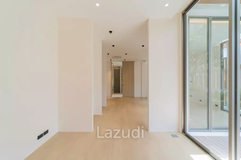 3 Beds 5 Baths 550 SQ.M VI ARI