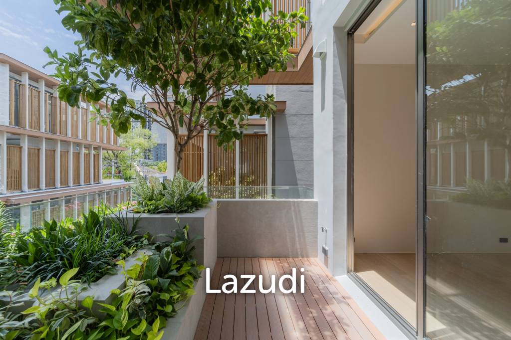 3 Beds 5 Baths 550 SQ.M VI ARI