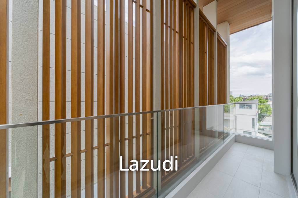3 Beds 5 Baths 550 SQ.M VI ARI