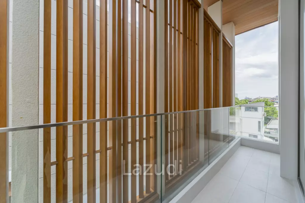 3 Beds 5 Baths 550 SQ.M VI ARI
