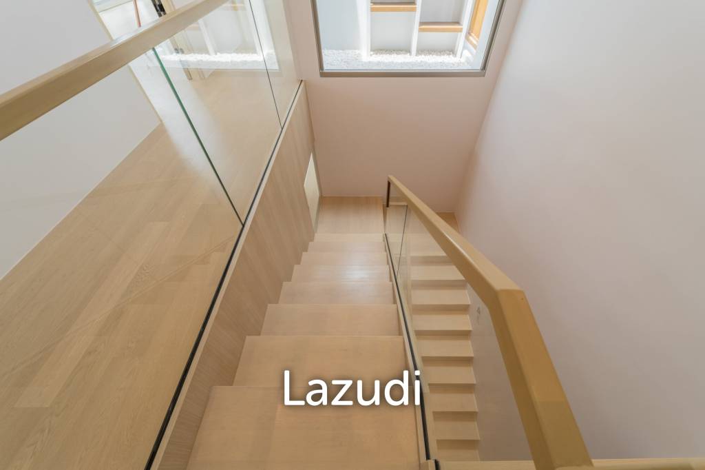 3 Beds 5 Baths 550 SQ.M VI ARI