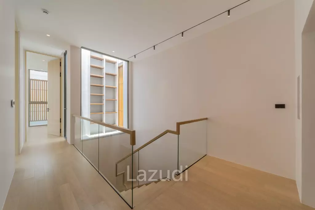 3 Beds 5 Baths 550 SQ.M VI ARI