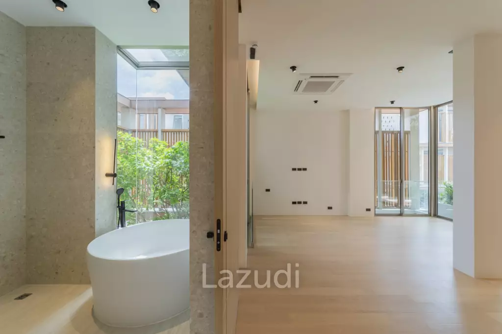 3 Beds 5 Baths 550 SQ.M VI ARI
