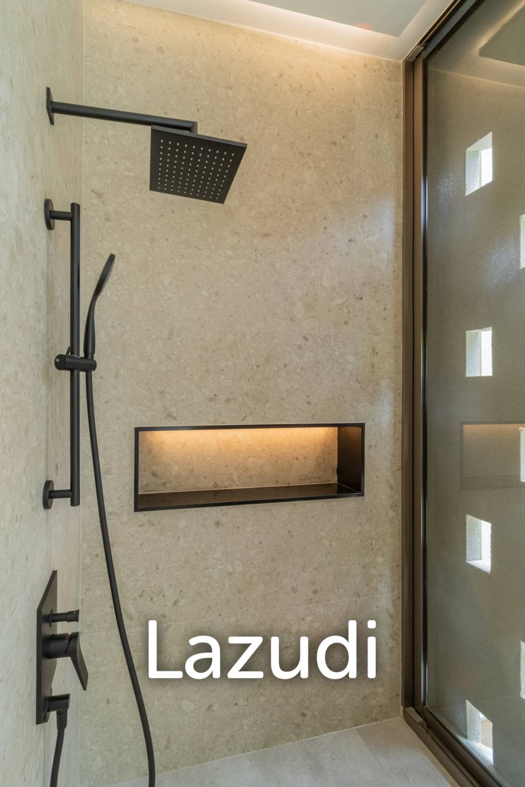 3 Beds 5 Baths 550 SQ.M VI ARI