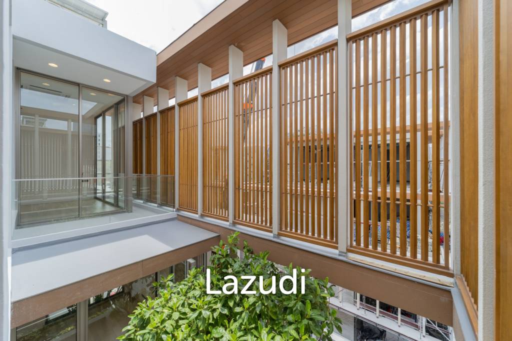 3 Beds 5 Baths 550 SQ.M VI ARI