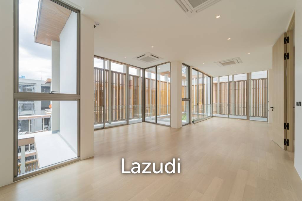 3 Beds 5 Baths 550 SQ.M VI ARI