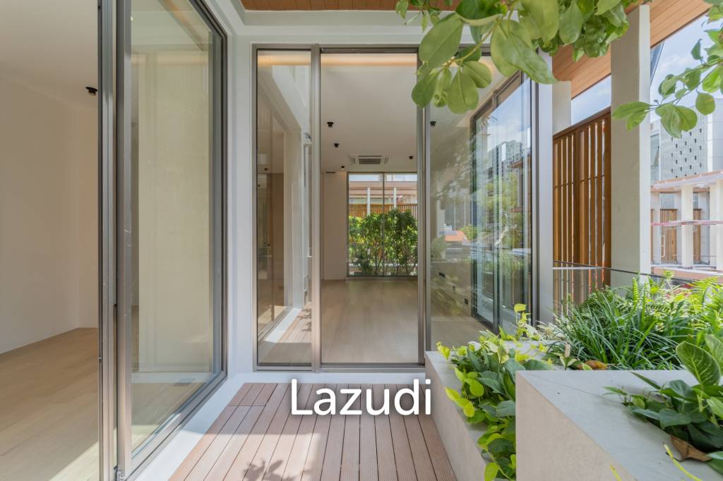3 Beds 5 Baths 550 SQ.M VI ARI