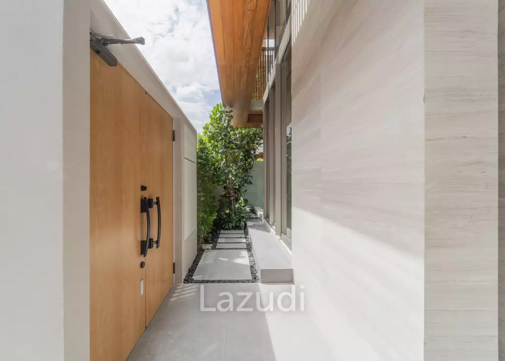 3 Beds 5 Baths 550 SQ.M VI ARI