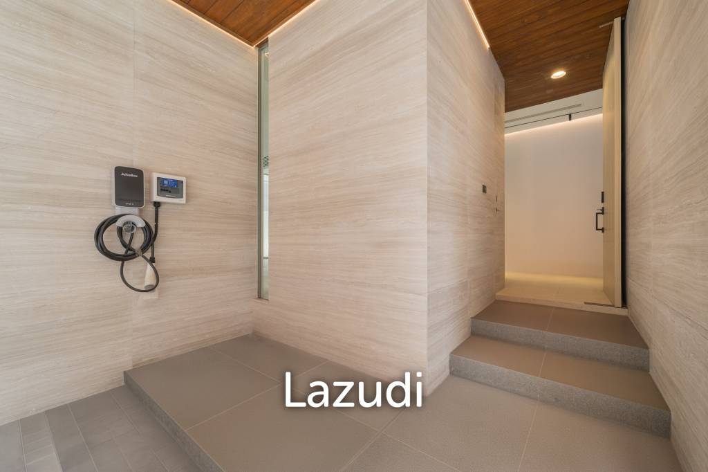 3 Beds 5 Baths 550 SQ.M VI ARI