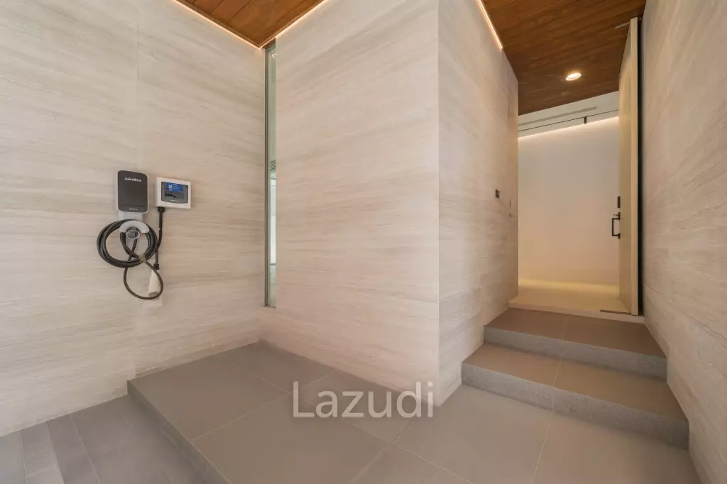 3 Beds 5 Baths 550 SQ.M VI ARI