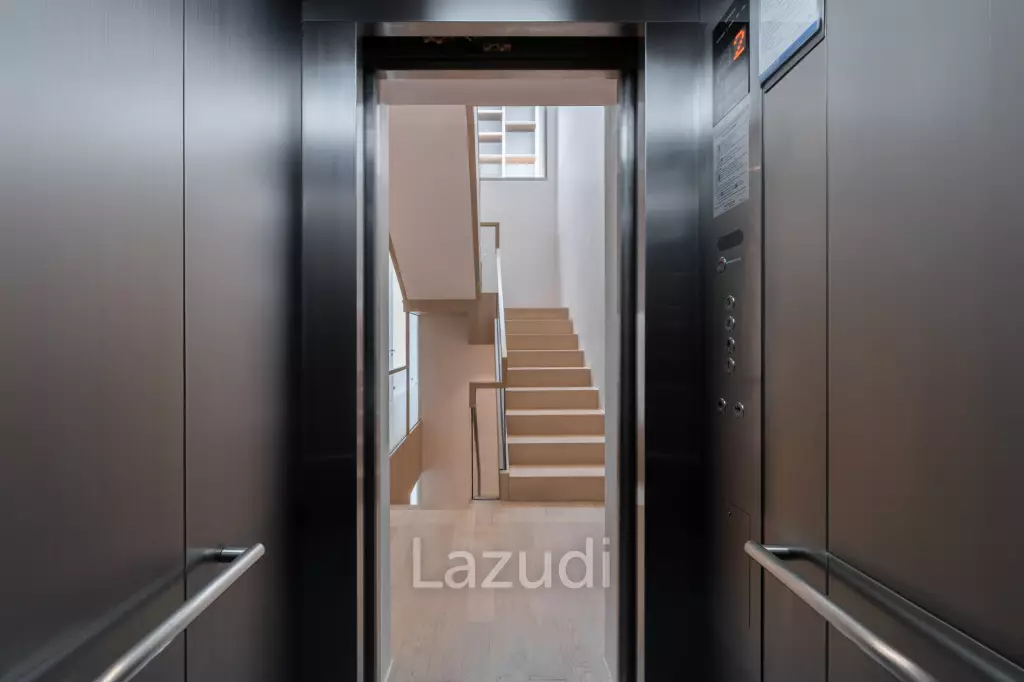 3 Beds 5 Baths 550 SQ.M VI ARI