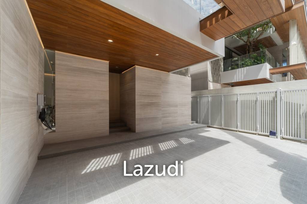 3 Beds 5 Baths 550 SQ.M VI ARI