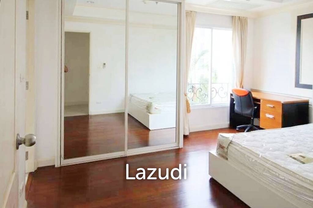 3 Bed 4 Bath 132 SQ.M La Vie En Rose Place