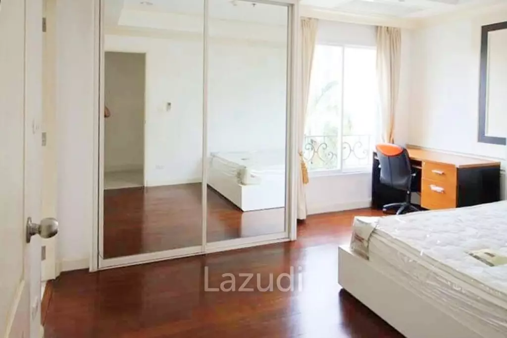 3 Bed 4 Bath 132 SQ.M La Vie En Rose Place
