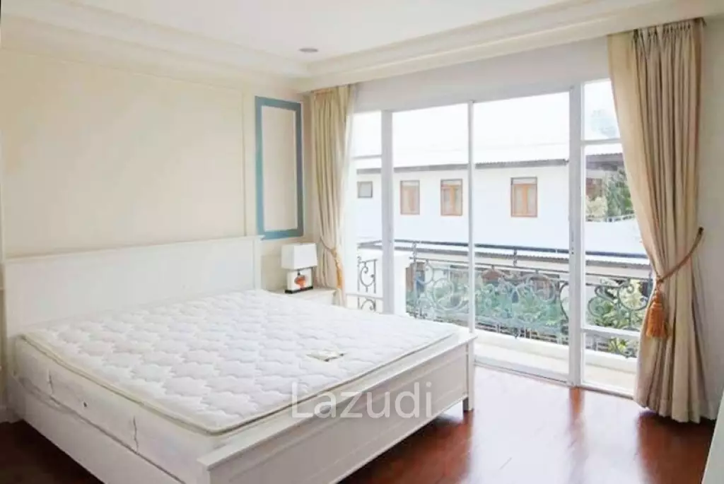 3 Bed 4 Bath 132 SQ.M La Vie En Rose Place