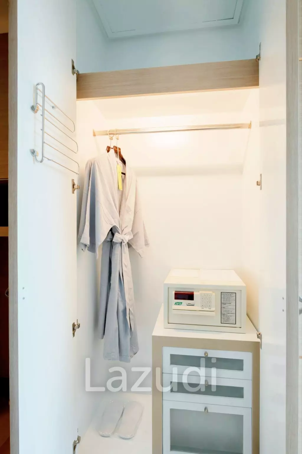 Studio 34 SQ.M at Jasmine City Hotel