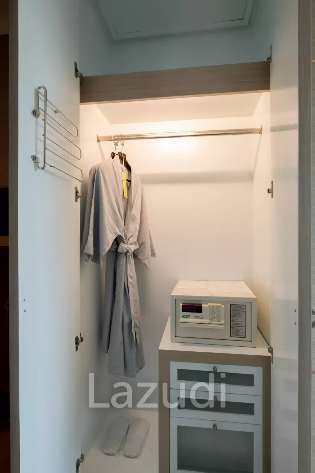 Studio 34 SQ.M at Jasmine City Hotel