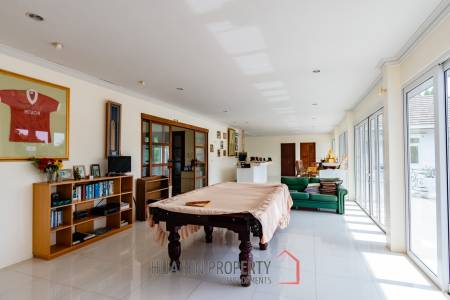 PALM HILLS : Luxurious 7 Bed Pool Villa in large land plot