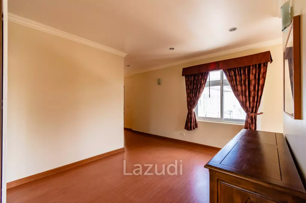 PALM HILLS : Luxurious 7 Bed Pool Villa in large land plot