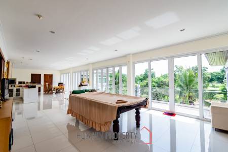 PALM HILLS : Luxurious 7 Bed Pool Villa in large land plot