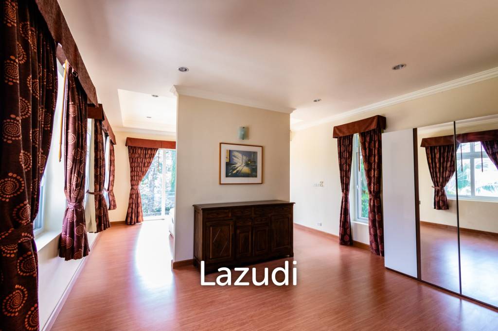 PALM HILLS : Luxurious 7 Bed Pool Villa in large land plot